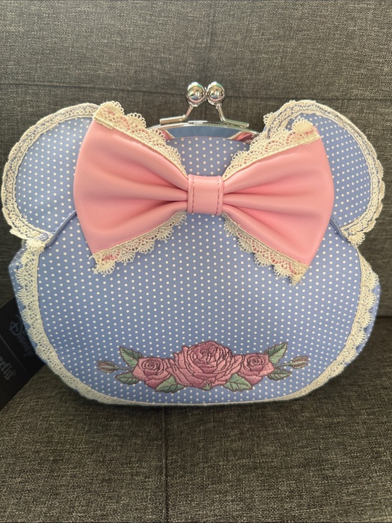 Disney Handbags - Loungefly Minnie Floral & Lace Kisslock crossbody